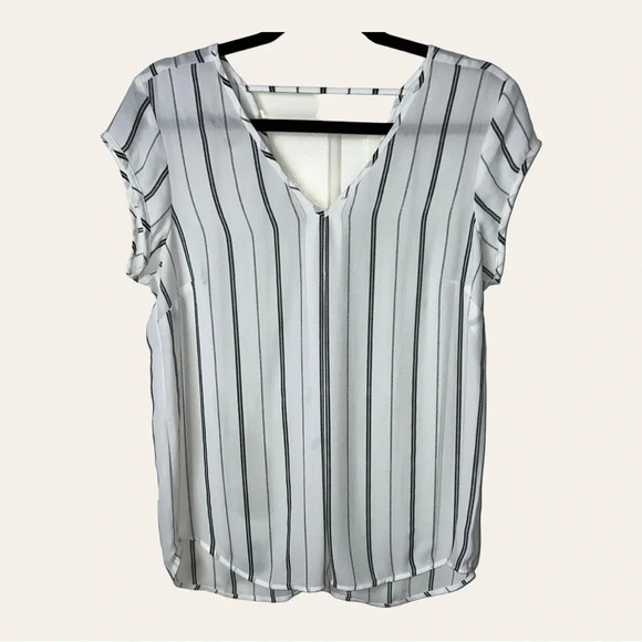 0427W. HALOGEN SHORT SLEEVE‎ TOP STRIPES WHITE AND BLACK V NECKLINE AND BACK - Picture 2 of 10